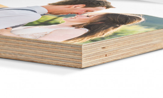 Foto madera . Impresión foto directa sobre madera . Material : madera de pino.Incluye placa de metal para colgar